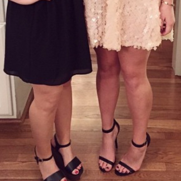 Black strappy heels - Picture 4 of 4